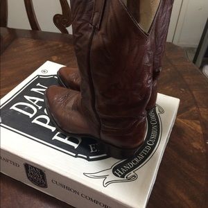 Men’s dan post leather cowboy boots